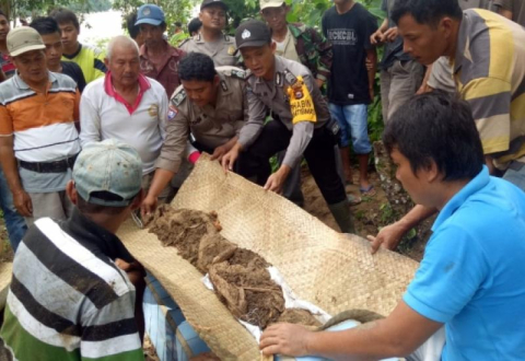 Butuh Perhatian! 41 Makam Dipindahkan Akibat Banjir dan Abrasi di Kaur