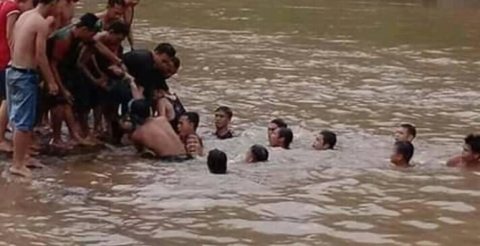 Proses Evakuasi Korban Tenggelam di Sungai Air Palik