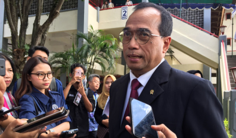 Menteri perhubungan Budi Karya