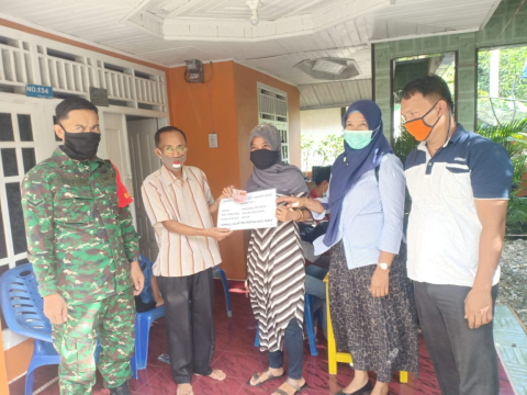 Pembagian BLT Desa Padang Petron Kabupaten Kaur