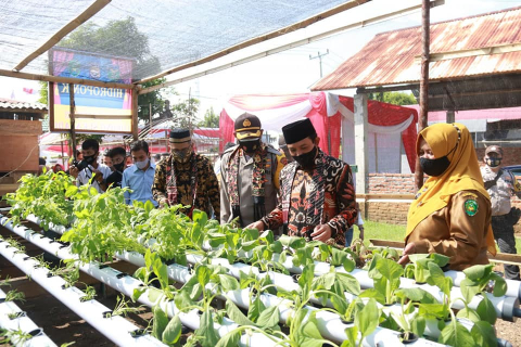 Wakil Wali Kota Bengkulu dan TNI-POLRI Lounching Kampung Berseri