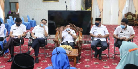 Wakil Wali kota Dedy Wahyudi rapat bersama perwakilan guru, kepsek, K3S, MKKS, dari dinas pendidikan, BPBD, kesbangpol dan dinkes SambungFacebookTwitterWhatsApp
