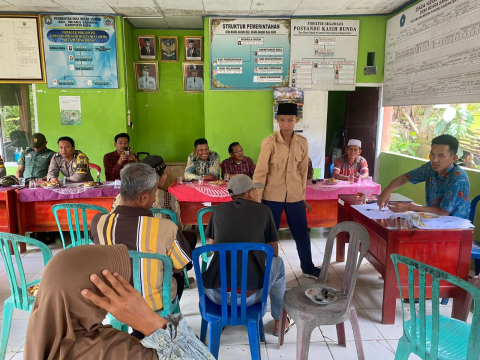 Anggota Polsek Muara Sahung Hadiri dan Lakukan Mediasi Terkait Masalah Pencurian Meteran Air di Desa Muara Sahung