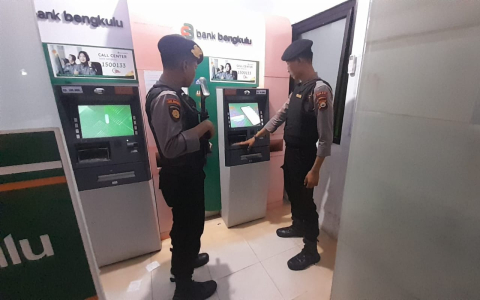 Cek Objek Vital, Sat Samapta Polres Kaur Patroli Dini Hari 