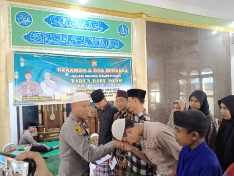 Peringati Tahun Baru Islam 1445 Hijiriah, Polres Kaur Gelar Ceramah Agama dan Berikan Santunan kepada Pesantren Marhalatulwustho