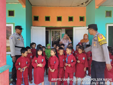 Polsek Nasal Gelar Police Go To School di TK Aisyah 