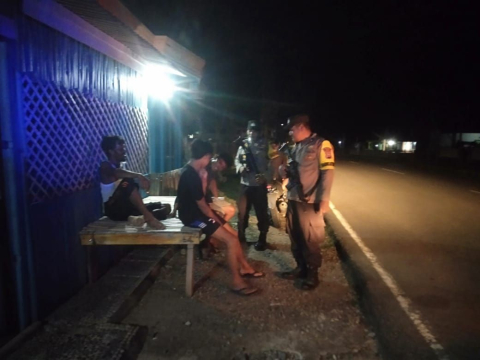 Antisipasi Gangguan Kamtibmas, Polsek Kaur Tengah Patroli Dialogis 