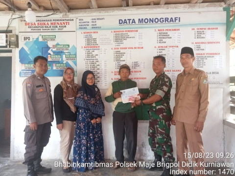 Bhabinkamtibmas Polsek Maje, Monitoring Pembagian BLT-DD Tahap III di Desa Suka Menanti 