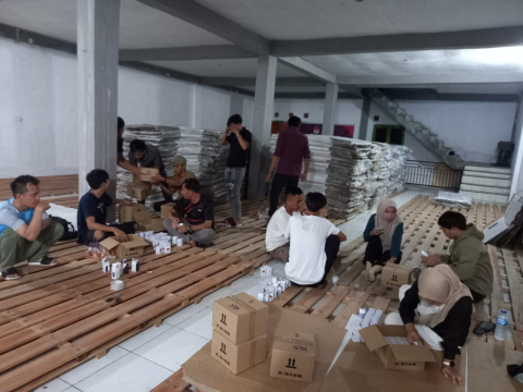 Polres Kaur Monitoring Kegiatan Pengecekan dan Penyortiran Tinta Pemilu 2024