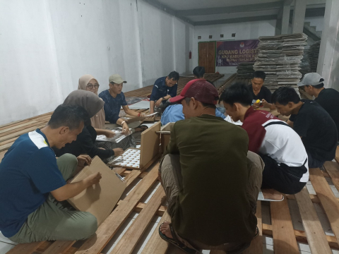 Polres Kaur Monitoring Kegiatan Pengecekan dan Penyortiran Segel Pemilu 2024