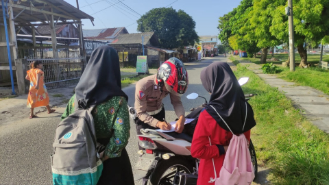 Personel Sat Lantas Patroli, Tindak Pelanggar Kendaraan Berupa Tilang 