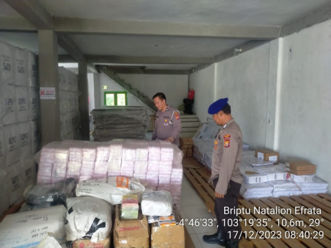 Personel Piket Satgas Preventif OMB Polres kaur Lakukan Sistem Pengamanan di Gudang Logistik KPU