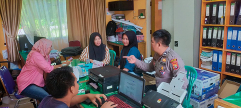 Personel Sat Lantas Polres Kaur Laksanakan Penyuluhan, Sampaikan Imbauan kamtibmas Jelang Nataru 2024