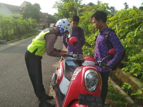 Pelanggaran Kendaraan, Sat Lantas Polres Kaur Lakukan Tilang 