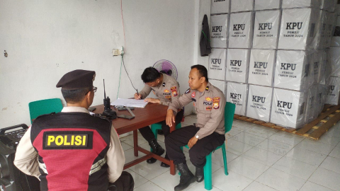 Ciptakan Keamanan, Polres Kaur Patroli Jaga di Gudang Logistik KPUD