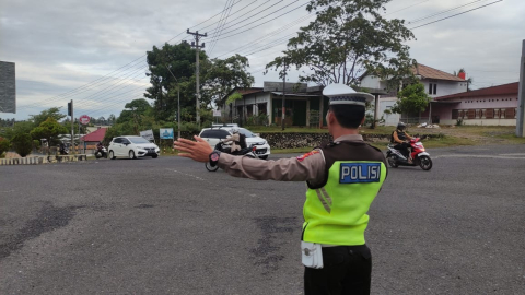 Wujudkan Kamseltibcar Lantas di Wilayah Hukum, Sat Lantas Polres Kaur Gatur Lalin Pagi Hari