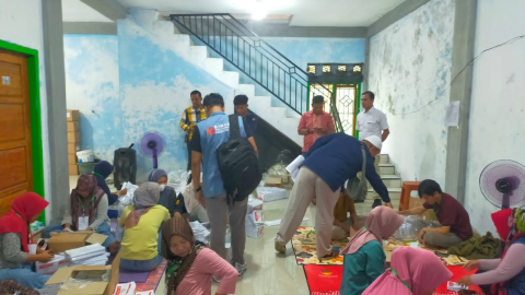 Polres Kaur Melakukan Pengamanan dan Monitoring Penyortiran dan Pelipatan Surat Suara 