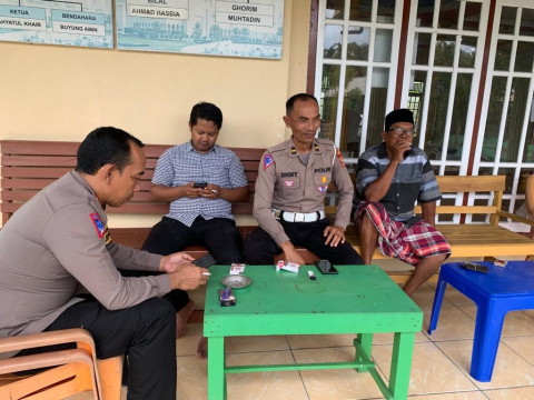 Sambangi Warga, Sat Lantas Sosialisasi Kamseltibcar Lantas serat Sampaikan Imbauan Kamtibmas