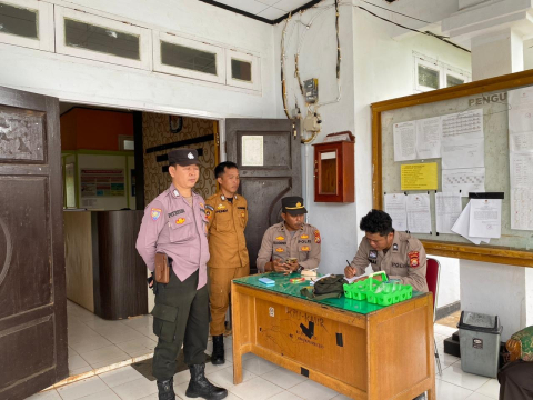 Patroli Dialogis, Polres Kaur Cek Situasi Kamtibmas di Seputaran Kantor KPUD, Kantor Bawaslu, dan Gudang Logistik