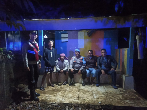 Patroli Sambang Poskamling Personel Polsek Kerkap Ajak Warga Jaga Kamtibmas