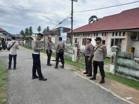 Monitoring dan Patroli Rapat Pleno Tingkat Kecamatan, Polres Kaur Pastikan Berjalan Aman dan Kondusif