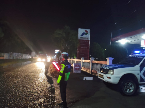 Antisipasi Laka Lantas dan Pantau Arus Lalin, Polres Kaur Patroli Blue Light 