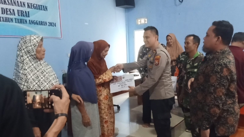 Kapolsek Ketahun Hadiri Penyaluran BLT DD di Desa Urai
