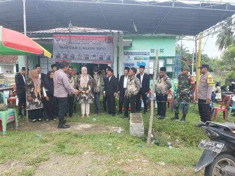 Personel Polsek Kaur Tengah Amankan Proses Pemungutan dan Penghitungan Surat Suara BPD Desa Tanjung Harapan