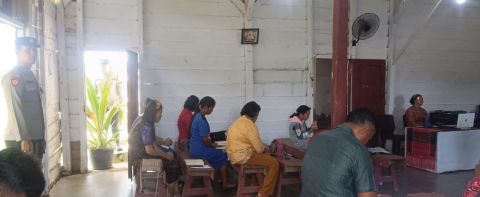 Minggu Kasih, Polsek Kaur Selatan bersama Jemaat Pospel HKBP Desa Padang Petron 