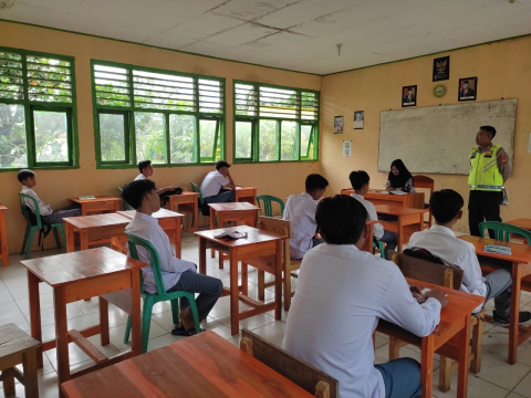 Police Goes To School, Satlantas Polres Kuar Edukasi Pelajar SMPN Muhammadiyah 