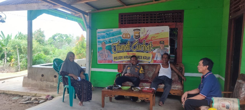 Bersama Warga Desa Ulak Pandan Polsek Nasal Gelar Jumat Curhat