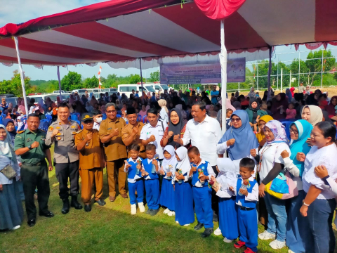 Cegah Penyakit Polio, Kapolsek Ketahun Ajak Warga Ikut Pekan Imunisasi Nasional