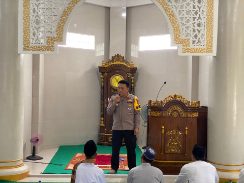 Kapolres Kaur Gelar Jumat Curhat Bersama Tokoh Agama di Masjid Sabilul Huda