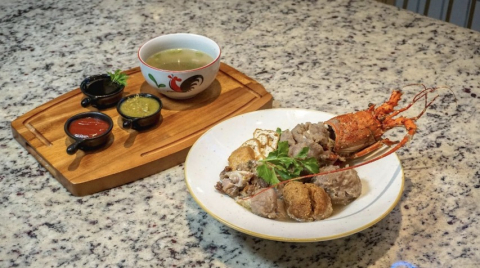 Bakso Iga dan Lobster Hadir Menggoyang Lidah di Palm Restaurant Mercure Bengkulu!