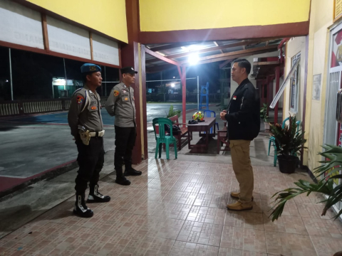 Sebelum Patroli, Piket Yanmas Personel Polsek Kaur Utara Laksanaan Apel Malam 