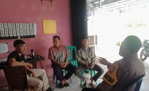 Cooling System Bhabinkamtibmas Polsek Bermani Ulu di Kantor Panwascam Kecamatan Bermani Ulu Raya Ciptakan Situasi Kondusif