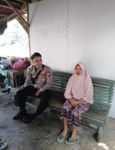 Kapolres Kaur Melaksanakan Sambang Door to Door Sampaikan Pesan Kamtibmas Menjelang Pilkada 2024