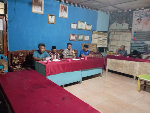 Problem Solving, Bhabinkamtibmas Polsek Lebong Selatan Mediasi Perselisihan Warga di Desa Pungguk Pedaro