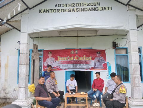 Membangun Sinergi, Polsek Sindang Kelingi Gelar Jumat Curhat untuk Ciptakan Keamanan Bersama Warga