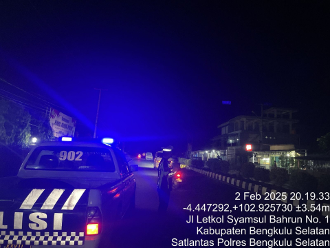 Satlantas Polres Bengkulu Selatan Gelar Blue Light Patrol untuk Antisipasi Gangguan Kamtibmas