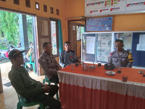 Polres Bengkulu Selatan Lakukan Pengamanan 24 Jam di Kantor Bawaslu untuk Amankan Proses Pengawasan Pemilu
