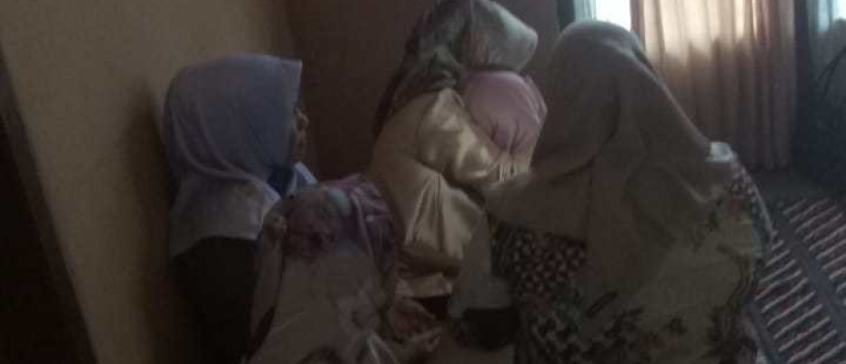 Asisten Deputi Perlindungan Hak Perempuan pada Situasi Darurat dan Kondisi Khusus KPPPA, Nyimas Aliah mengunjungi korban pemerkosaan Kuntum 