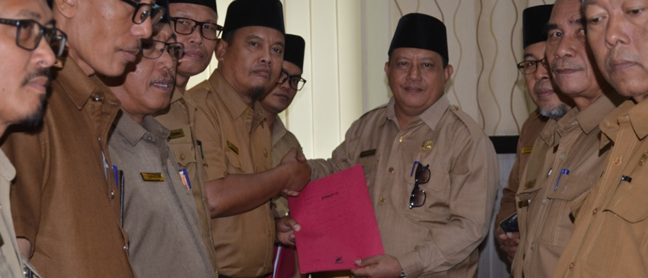 Penyerahan DIPA 2019 dari Kanwil Kemenag Bengkulu