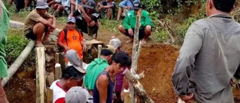 Irigasi Terputus, Masyarakat Desa Batu Layang - Padang Bendar Kerjakan Secara Swadaya