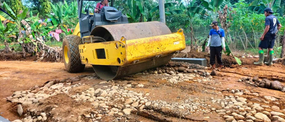Progres Peningkatan Jalan TMMD 114 Kodim 0423/BU Terus Di Kejar