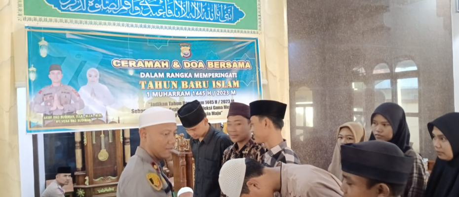 Peringati Tahun Baru Islam 1445 Hijiriah, Polres Kaur Gelar Ceramah Agama dan Berikan Santunan kepada Pesantren Marhalatulwustho