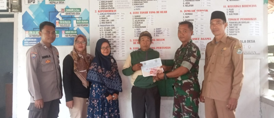 Bhabinkamtibmas Polsek Maje, Monitoring Pembagian BLT-DD Tahap III di Desa Suka Menanti 