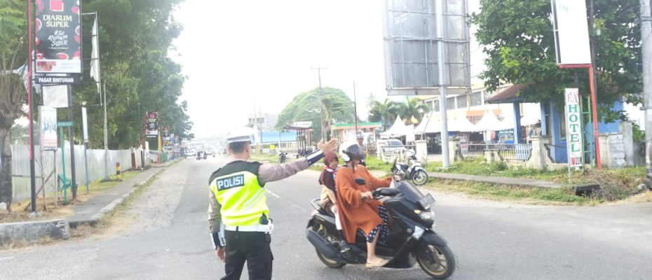 Tempatkan Personel di Persimpangan, Polres Kaur Gelar Pengaturan Lalu Lintas