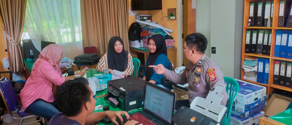 Personel Sat Lantas Polres Kaur Laksanakan Penyuluhan, Sampaikan Imbauan kamtibmas Jelang Nataru 2024