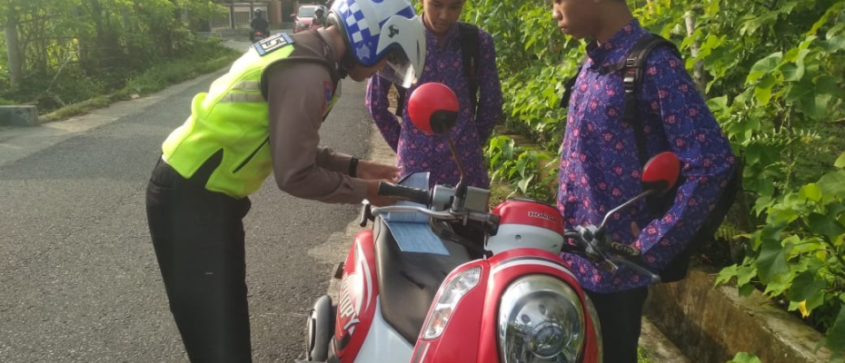 Pelanggaran Kendaraan, Sat Lantas Polres Kaur Lakukan Tilang 